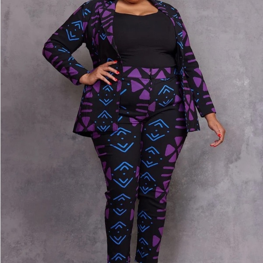 Diyanu print pants suit size large. Worn 2x. Purple  & blue.  pants & jacket